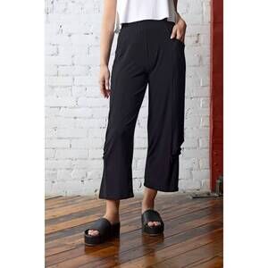NEW LIV side pleat pocket pant in black